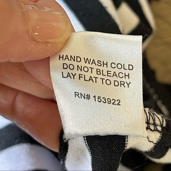 See and Be Seen Striped Top with Tassel Trim - S - Picture 5 of 10